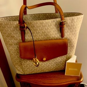 Michael kors bag NWT